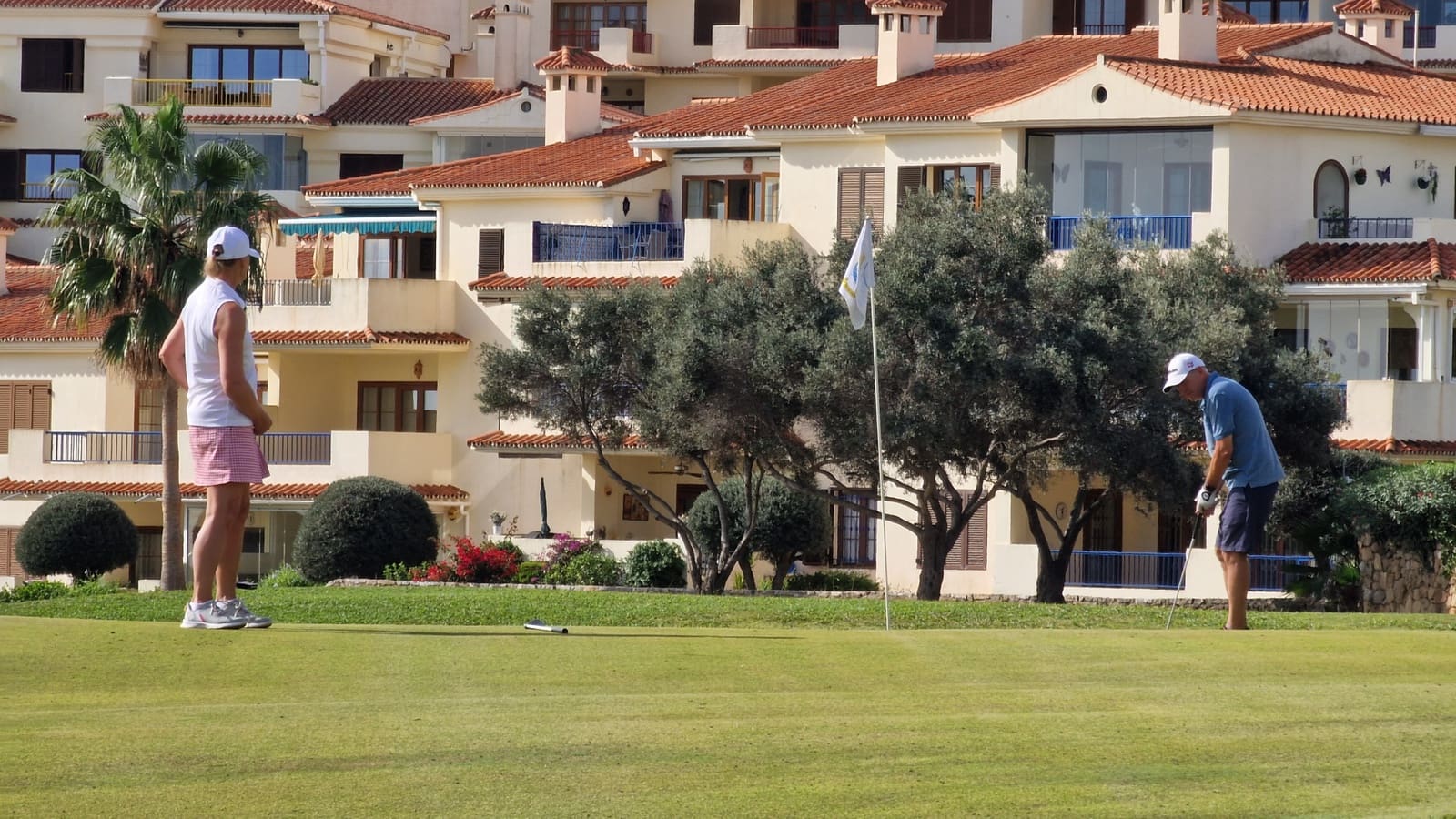 3 bedroom Penthouse for sale in La Duquesa / Puerto de la Duquesa with pool garage - € 420,000 (Ref: 9844561)