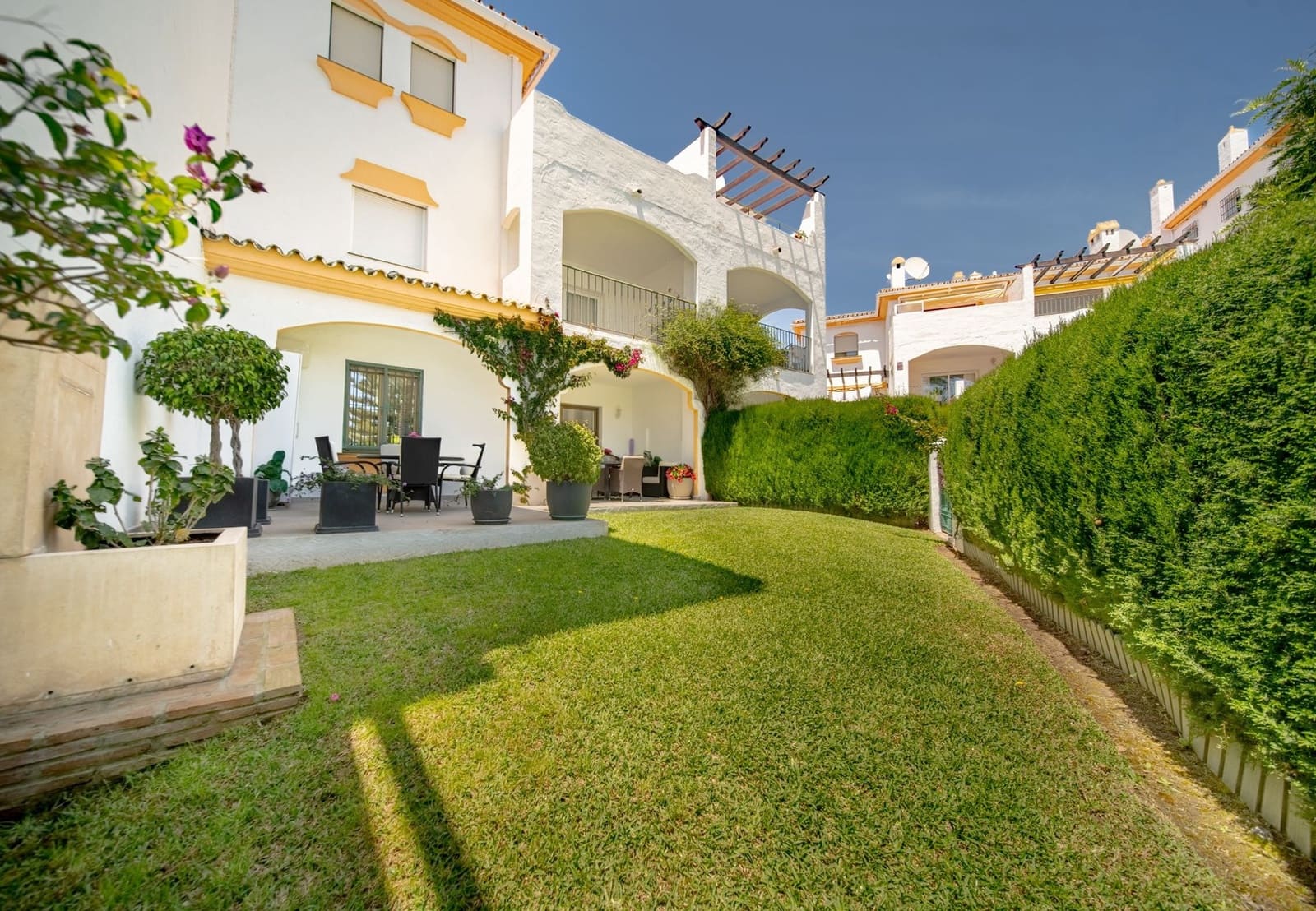 2 quarto Apartamento para venda em Nueva Andalucia com piscina garagem - 750 000 € (Ref: 9844816)