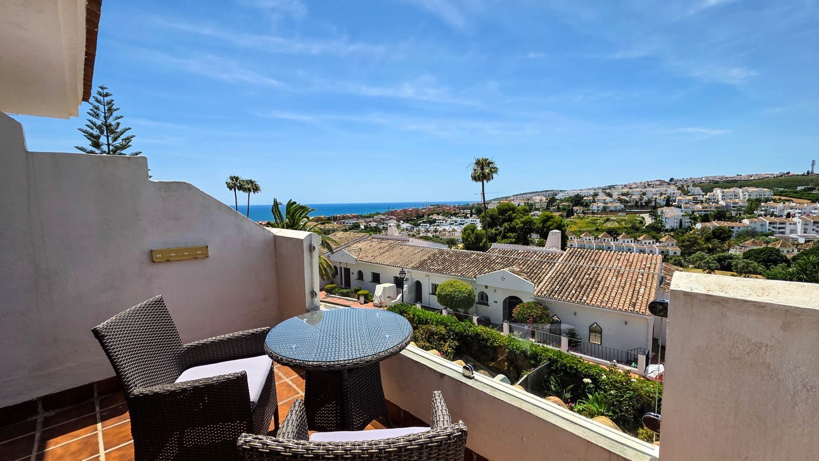 3 sovrum Hus till salu i La Duquesa / Puerto de la Duquesa med pool - 485 000 € (Ref: 9859063)