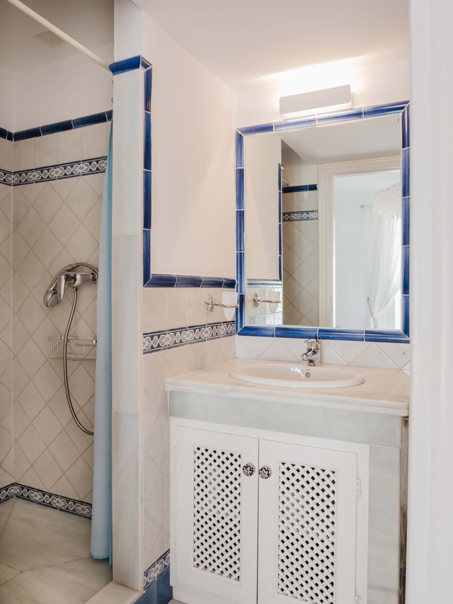 2 soveværelse Lejlighed til salg i Casares med swimmingpool garage - € 625.000 (Ref: 9919077)