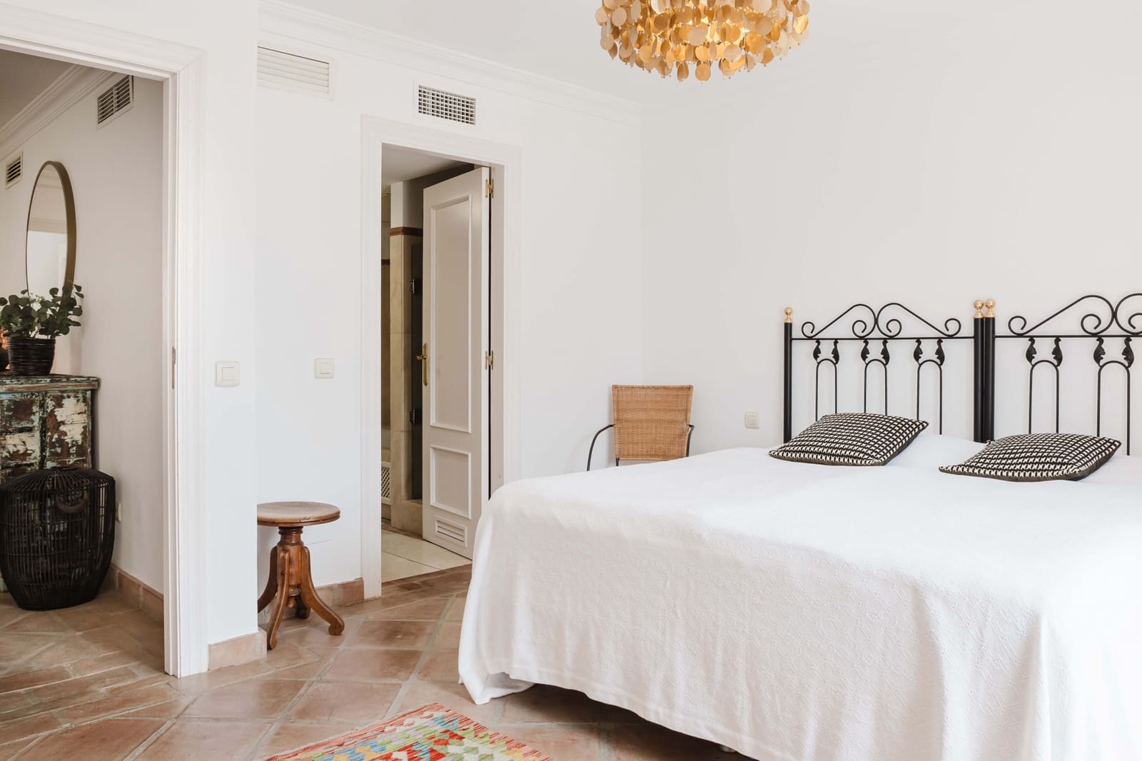 2 soveværelse Lejlighed til salg i Casares med swimmingpool garage - € 625.000 (Ref: 9919077)