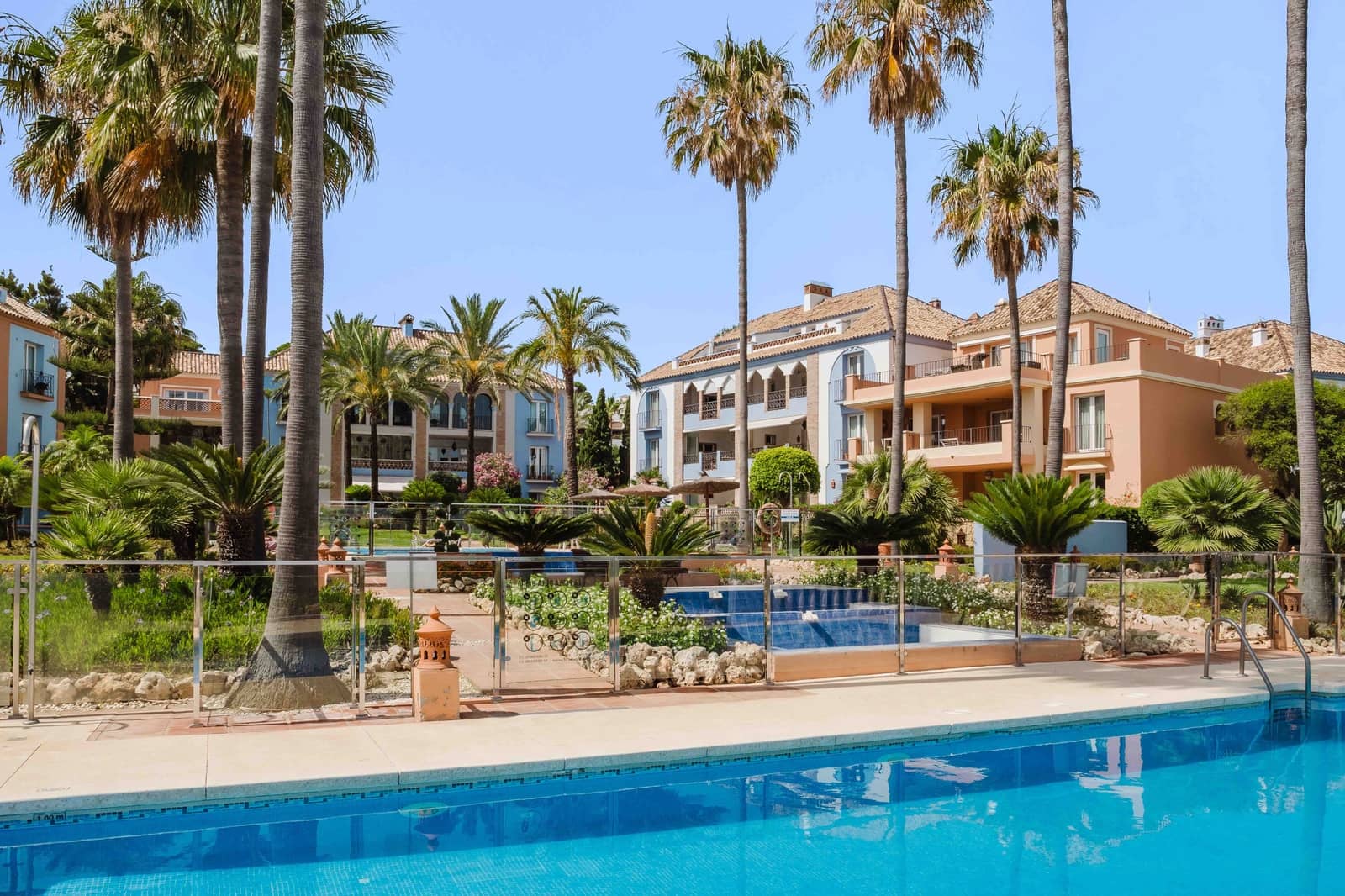 2 soveværelse Lejlighed til salg i Casares med swimmingpool garage - € 625.000 (Ref: 9919077)