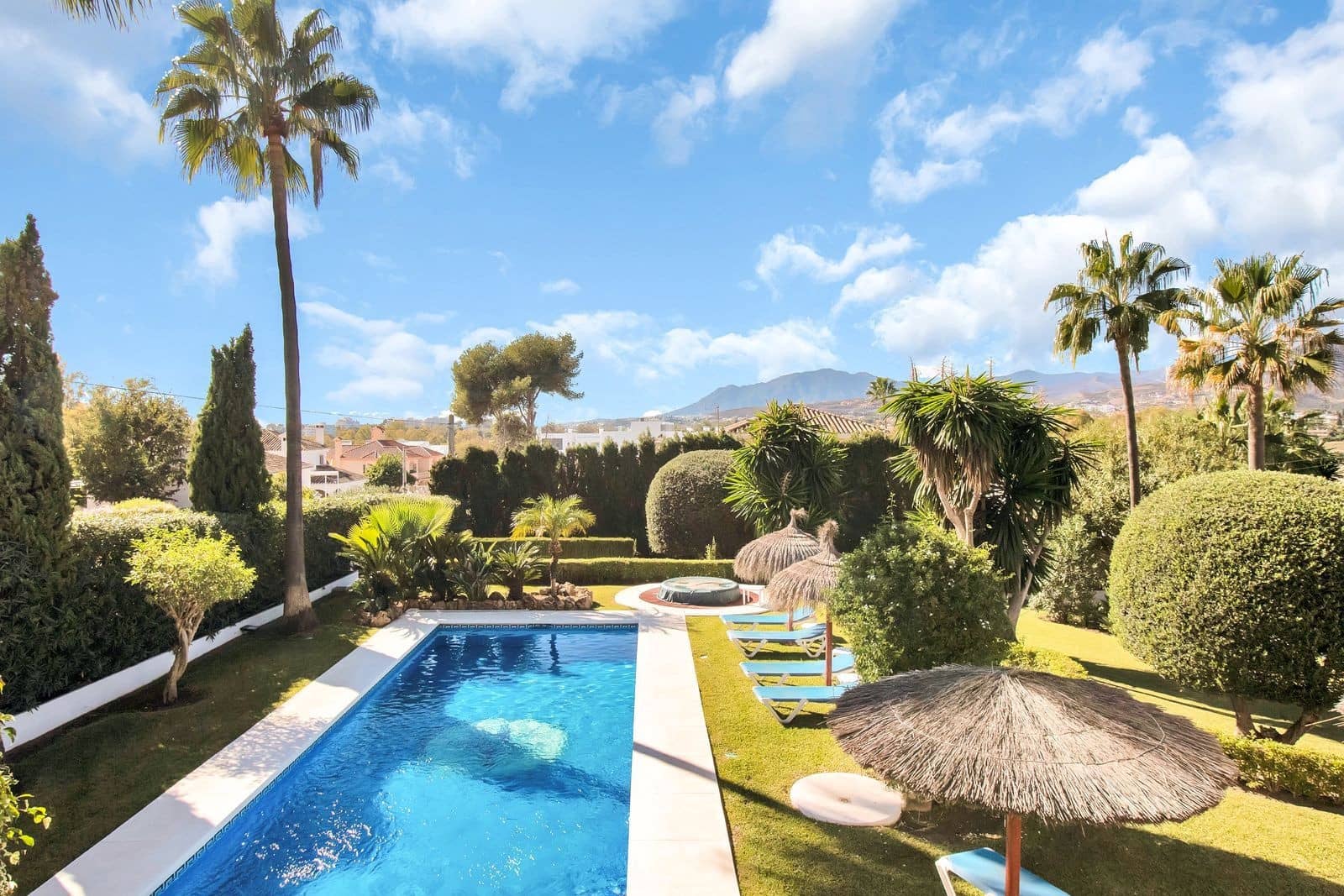4 Zimmer Villa zu verkaufen in San Pedro de Alcantara mit Pool Garage - 2.100.000 € (Ref: 9922830)
