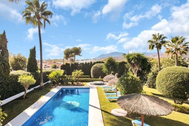 4 camera da letto Villa in vendita in San Pedro de Alcantara, Marbella con piscina garage - 2.100.000 € (Rif: 9922830)