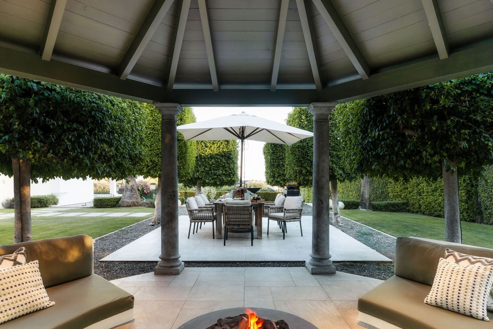 6 bedroom Villa for sale in Marbella with pool garage - € 10,995,000 (Ref: 9937310)