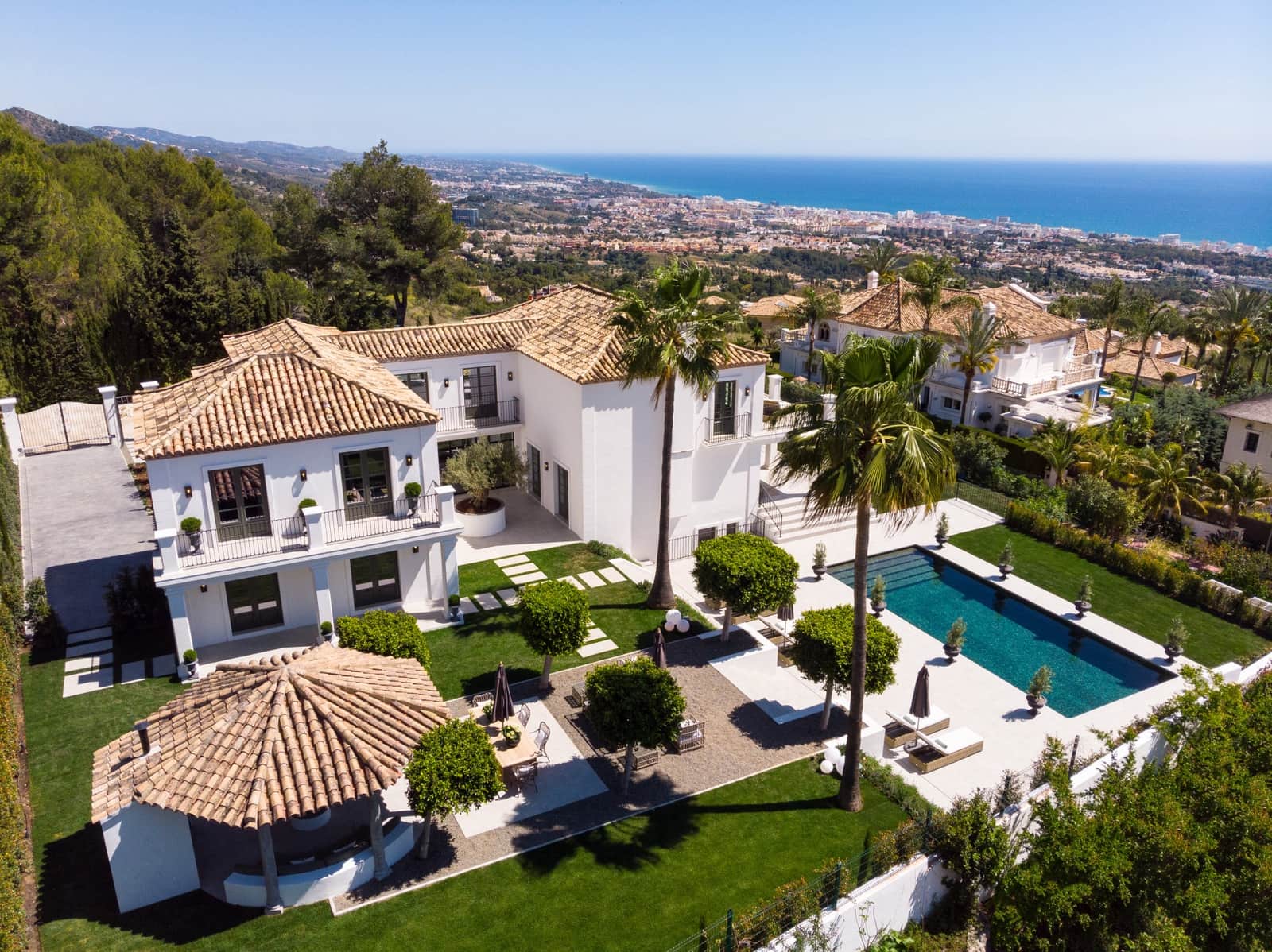 6 bedroom Villa for sale in Marbella with pool garage - € 10,995,000 (Ref: 9937310)