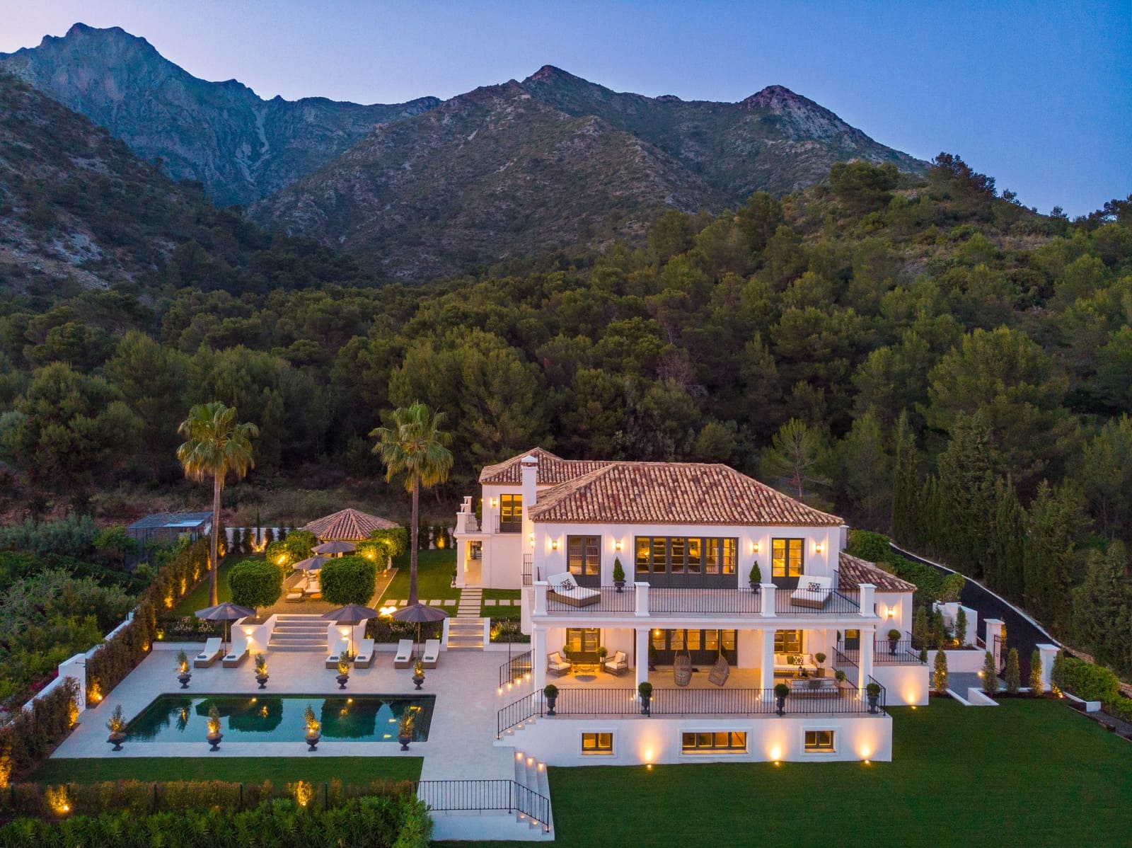 6 bedroom Villa for sale in Marbella with pool garage - € 10,995,000 (Ref: 9937310)