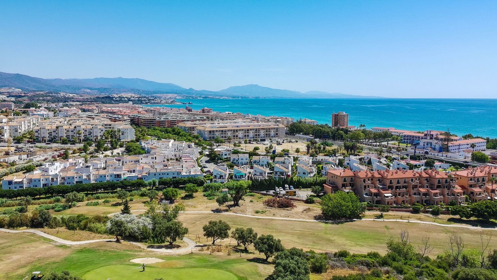 3 quarto Casa em Banda para venda em La Duquesa / Puerto de la Duquesa com piscina garagem - 515 000 € (Ref: 9944924)