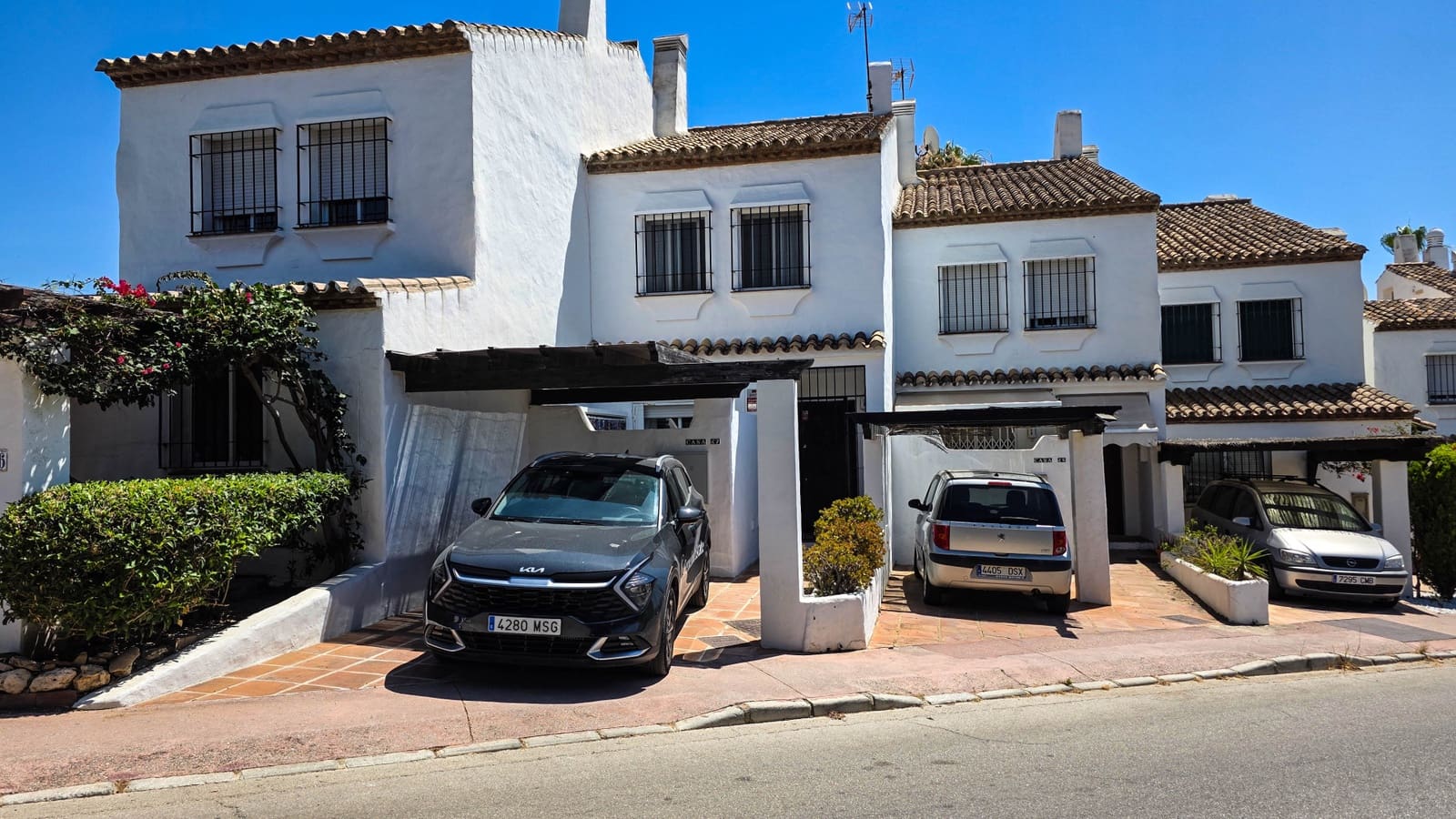 3 quarto Casa em Banda para venda em La Duquesa / Puerto de la Duquesa com piscina garagem - 515 000 € (Ref: 9944924)