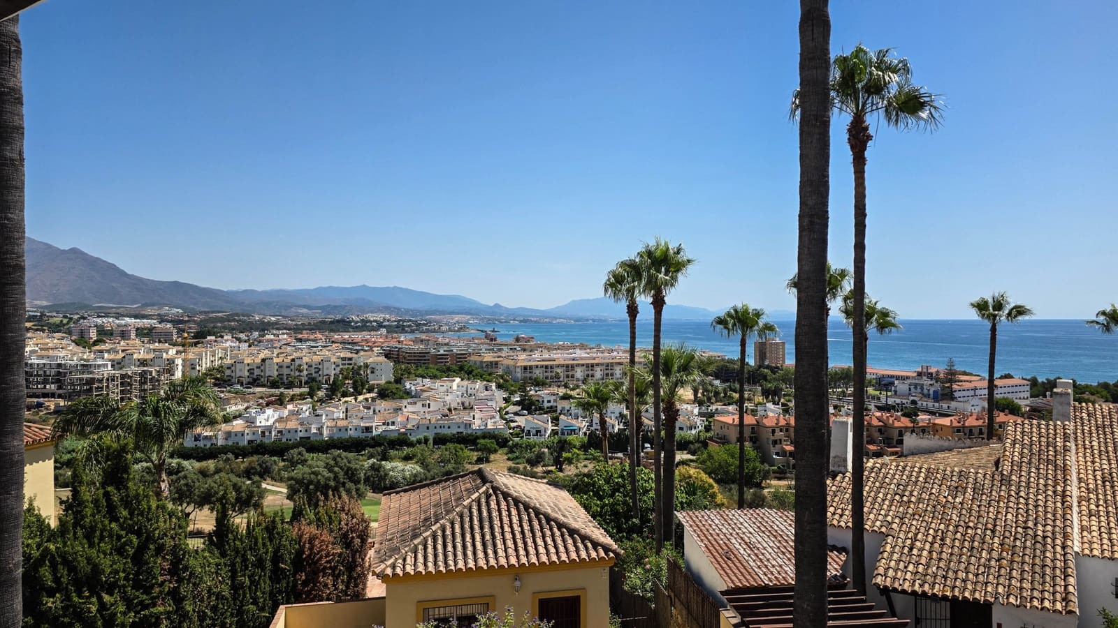 3 quarto Casa em Banda para venda em La Duquesa / Puerto de la Duquesa com piscina garagem - 515 000 € (Ref: 9944924)
