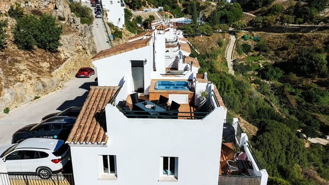 3 soveværelse Semi-Rækkehus til salg i Casares Pueblo, Casares med swimmingpool - € 340.000 (Ref: 9950743)