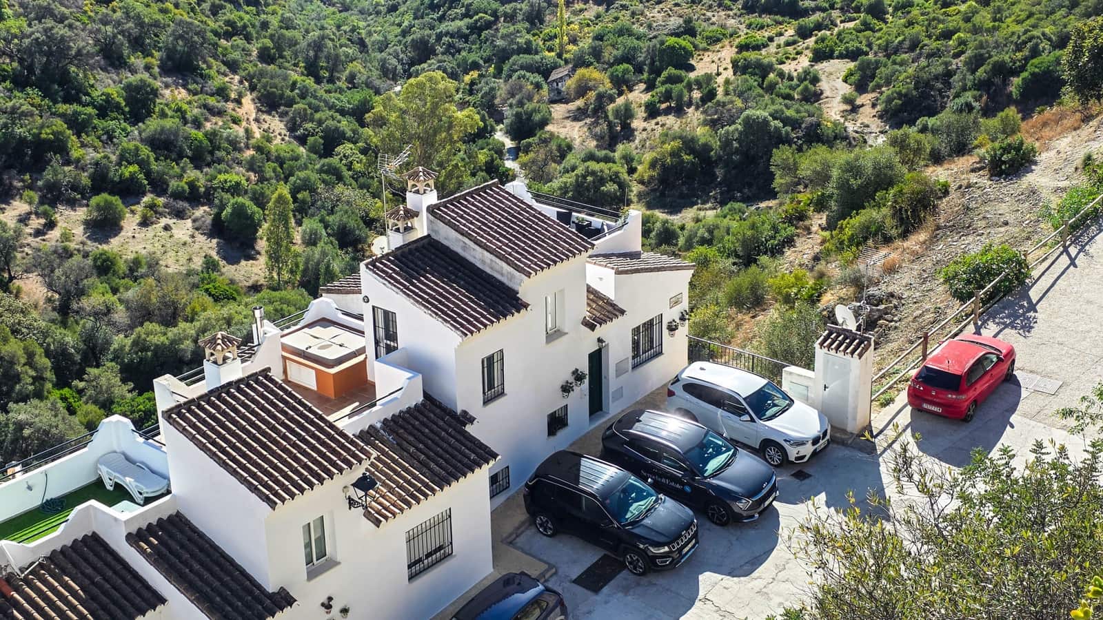 3 soveværelse Semi-Rækkehus til salg i Casares med swimmingpool - € 340.000 (Ref: 9950743)