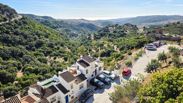 3 soveværelse Semi-Rækkehus til salg i Casares Pueblo, Casares med swimmingpool - € 340.000 (Ref: 9950743)