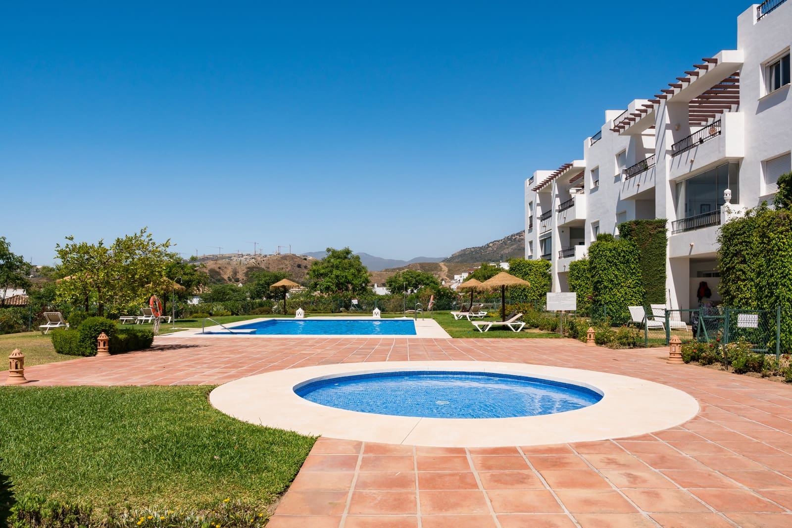 2 chambre Appartement à vendre à Benahavis avec piscine garage - 440 000 € (Ref: 9972291)