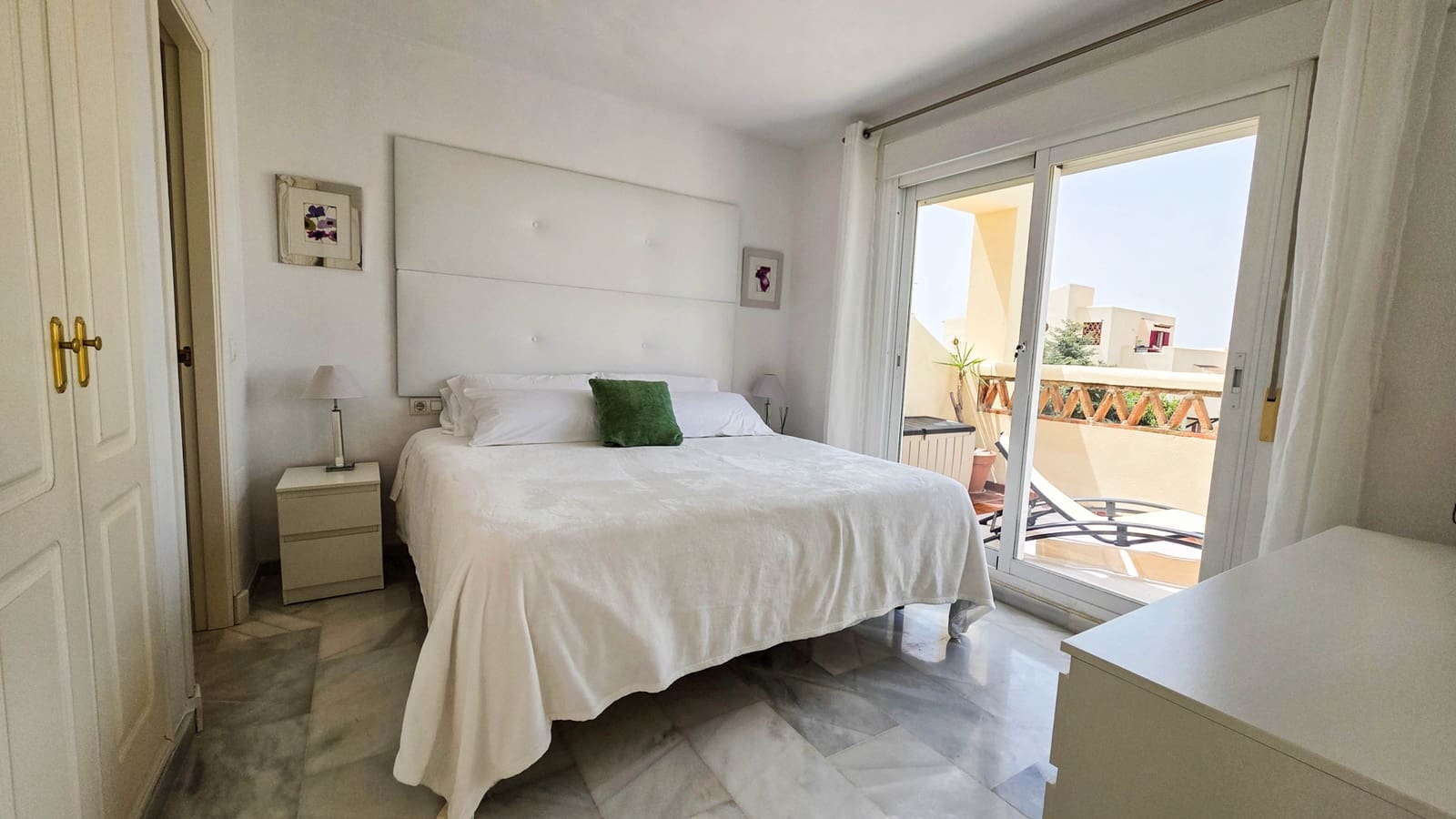 3 soveværelse Penthouse til salg i Bahia de Casares med swimmingpool garage - € 299.000 (Ref: 9974639)
