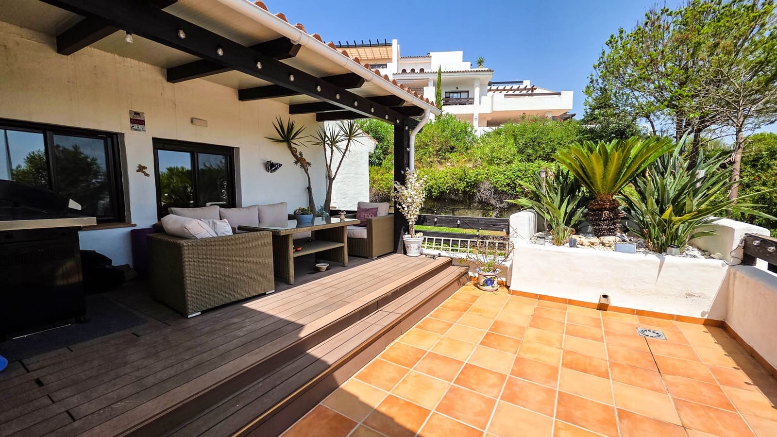 Apartamento de 3 habitaciones en Casares en venta con piscina garaje - 399.000 € (Ref: 9993641)