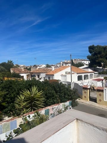 4 Zimmer Villa zu verkaufen in Punta Prima, Torrevieja mit Pool - 359.000 € (Ref: 7772689)