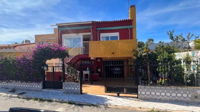 4 Zimmer Villa zu verkaufen in Punta Prima, Torrevieja mit Pool - 359.000 € (Ref: 7772689)