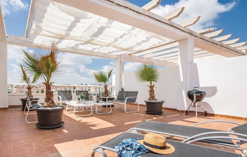 3 Zimmer Haus zu verkaufen in Villamartin mit Pool - 165.000 € (Ref: 9235142)