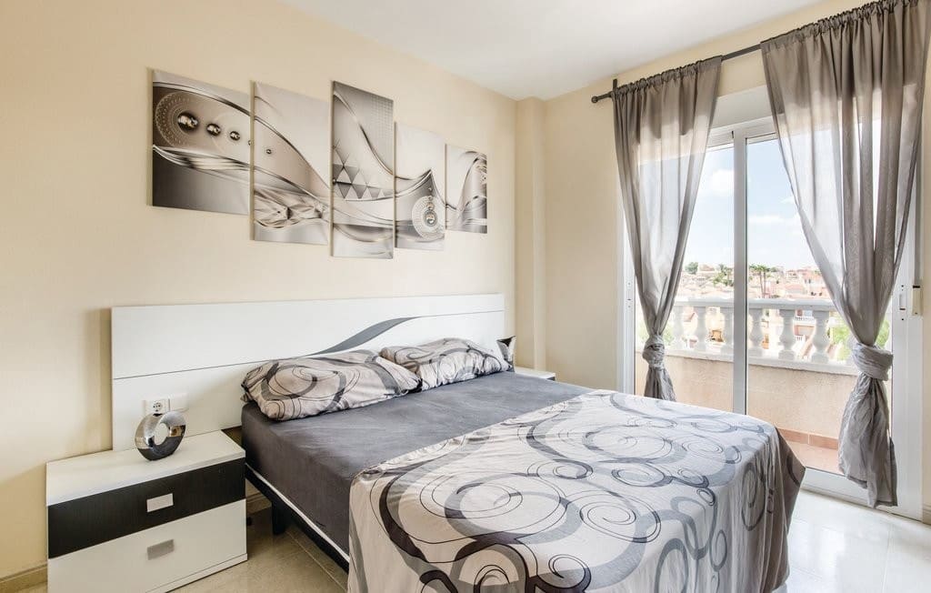 3 Zimmer Haus zu verkaufen in Villamartin mit Pool - 165.000 € (Ref: 9235142)