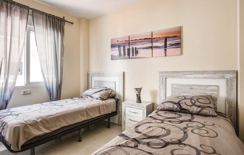 3 Zimmer Haus zu verkaufen in Villamartin mit Pool - 165.000 € (Ref: 9235142)