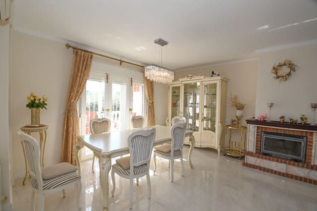 4 slaapkamer Villa te koop in Orihuela Costa, Orihuela met zwembad garage - € 799.900 (Ref: 9263739)