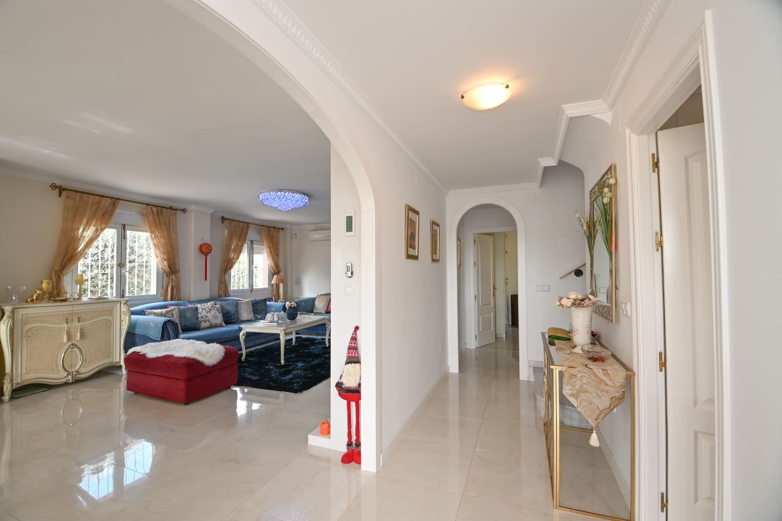 4 slaapkamer Villa te koop in Orihuela Costa met zwembad garage - € 799.900 (Ref: 9263739)