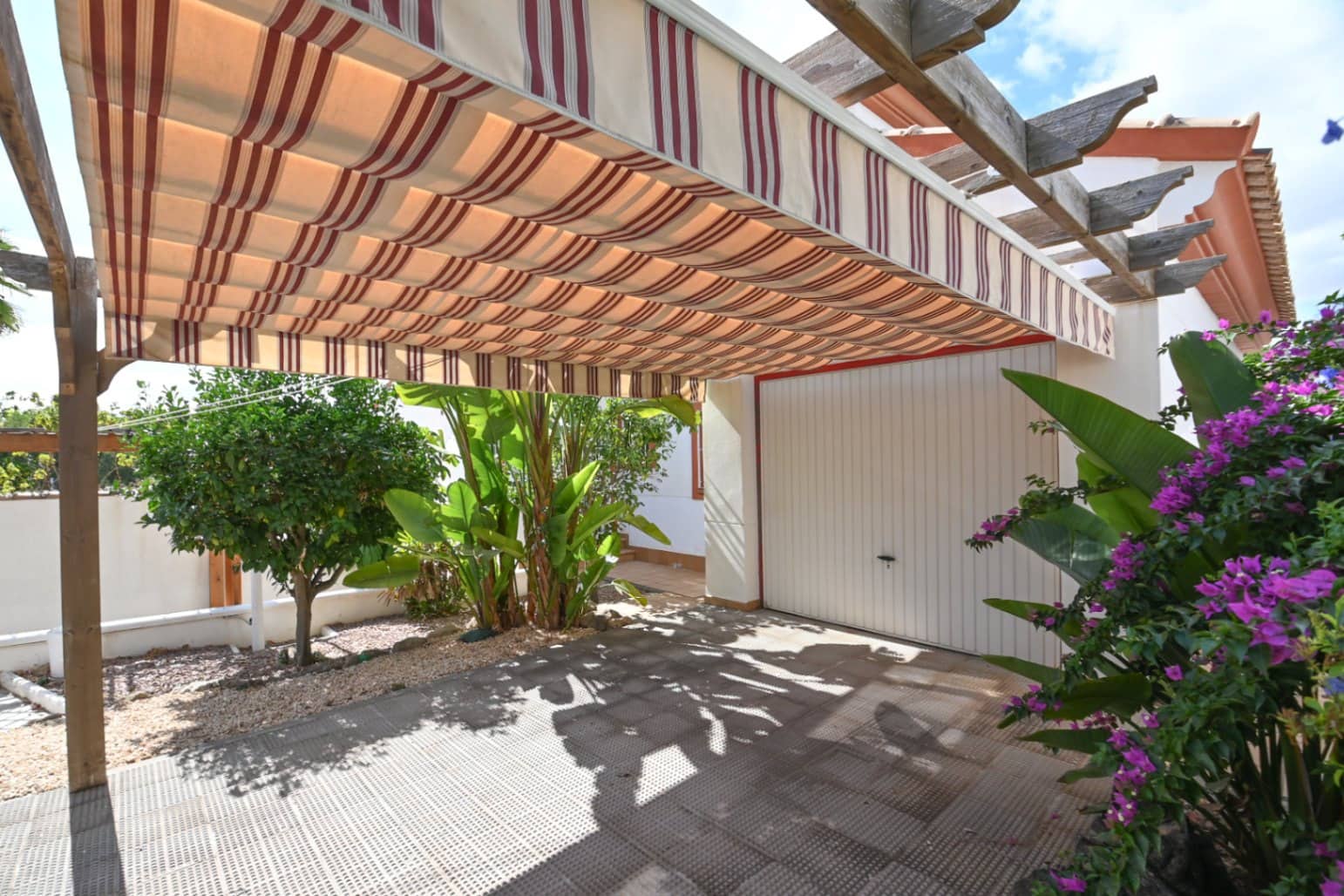 4 slaapkamer Villa te koop in Orihuela Costa met zwembad garage - € 799.900 (Ref: 9263739)