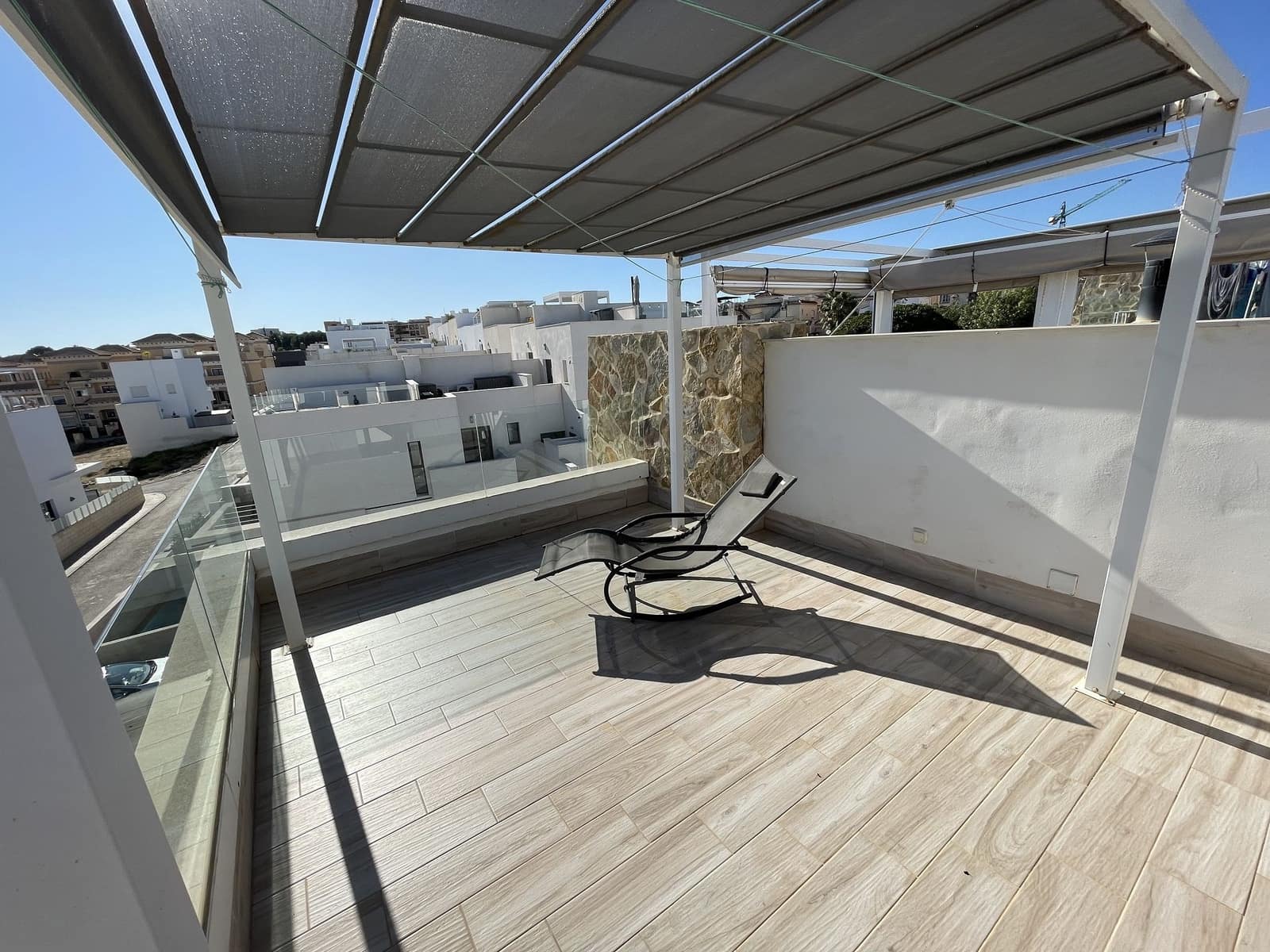 2 soveværelse Semi-Rækkehus til salg i Villamartin med swimmingpool - € 299.000 (Ref: 9542530)