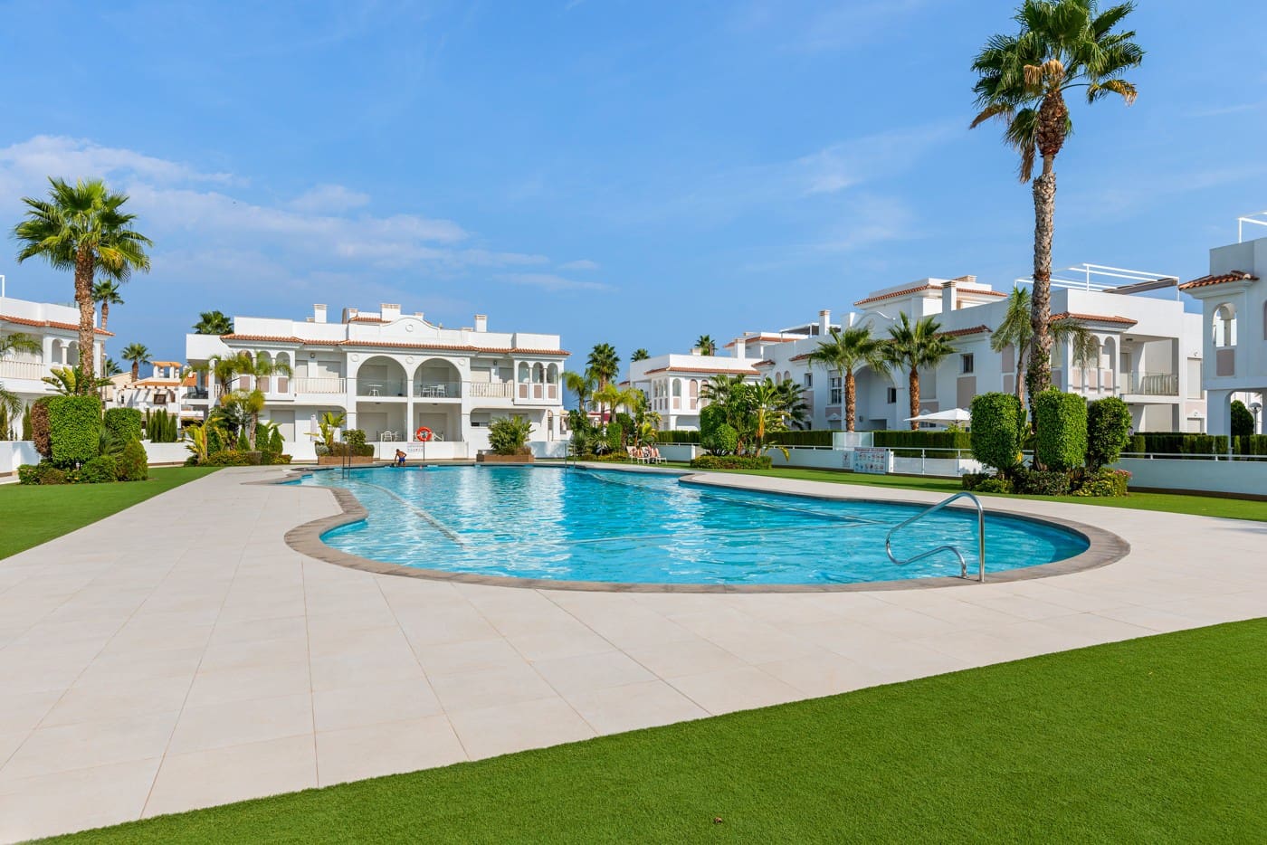 3 bedroom Flat for sale in Dona Pepa with pool - € 330,000 (Ref: 9550243)