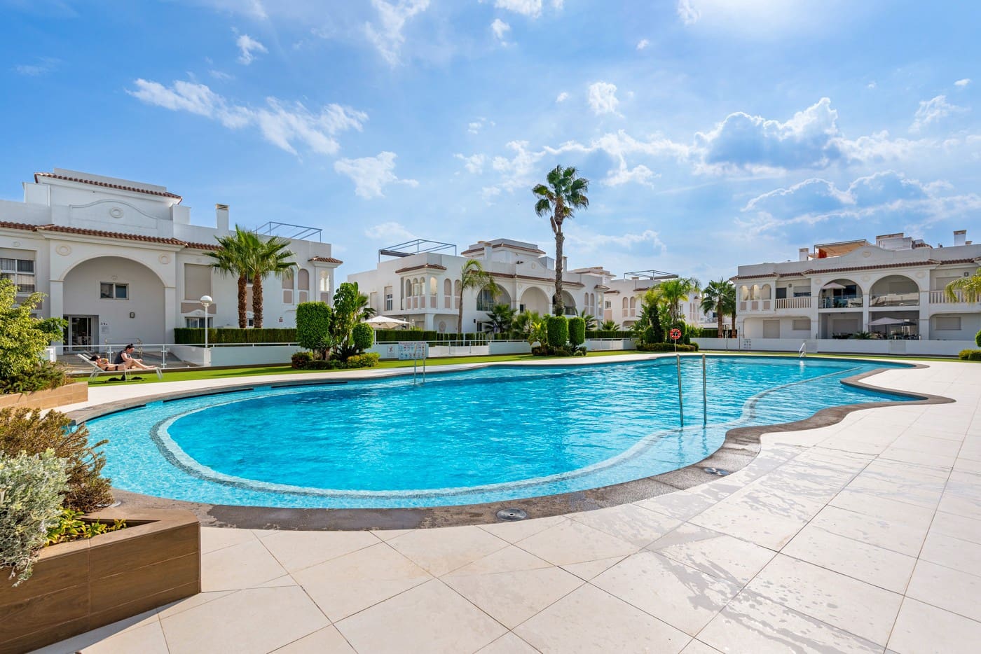 3 bedroom Flat for sale in Dona Pepa with pool - € 330,000 (Ref: 9550243)