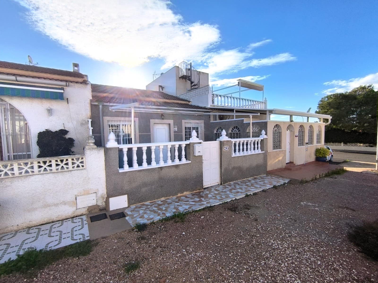 2 Zimmer Bungalow zu verkaufen in El Chaparral mit Pool - 119.000 € (Ref: 9559283)