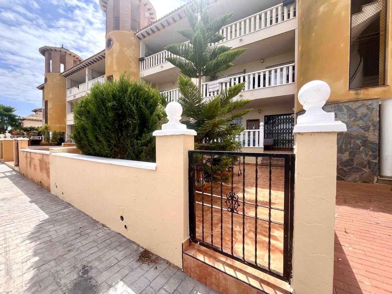 2 bedroom Flat for sale in Cabo Roig - € 159,000 (Ref: 9566603)