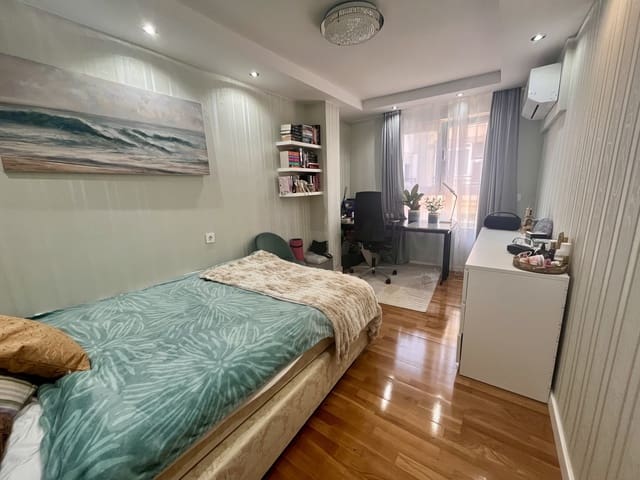 3 makuuhuone Asunto myytävänä paikassa Torrevieja - 255 000 € (Ref: 9566606)