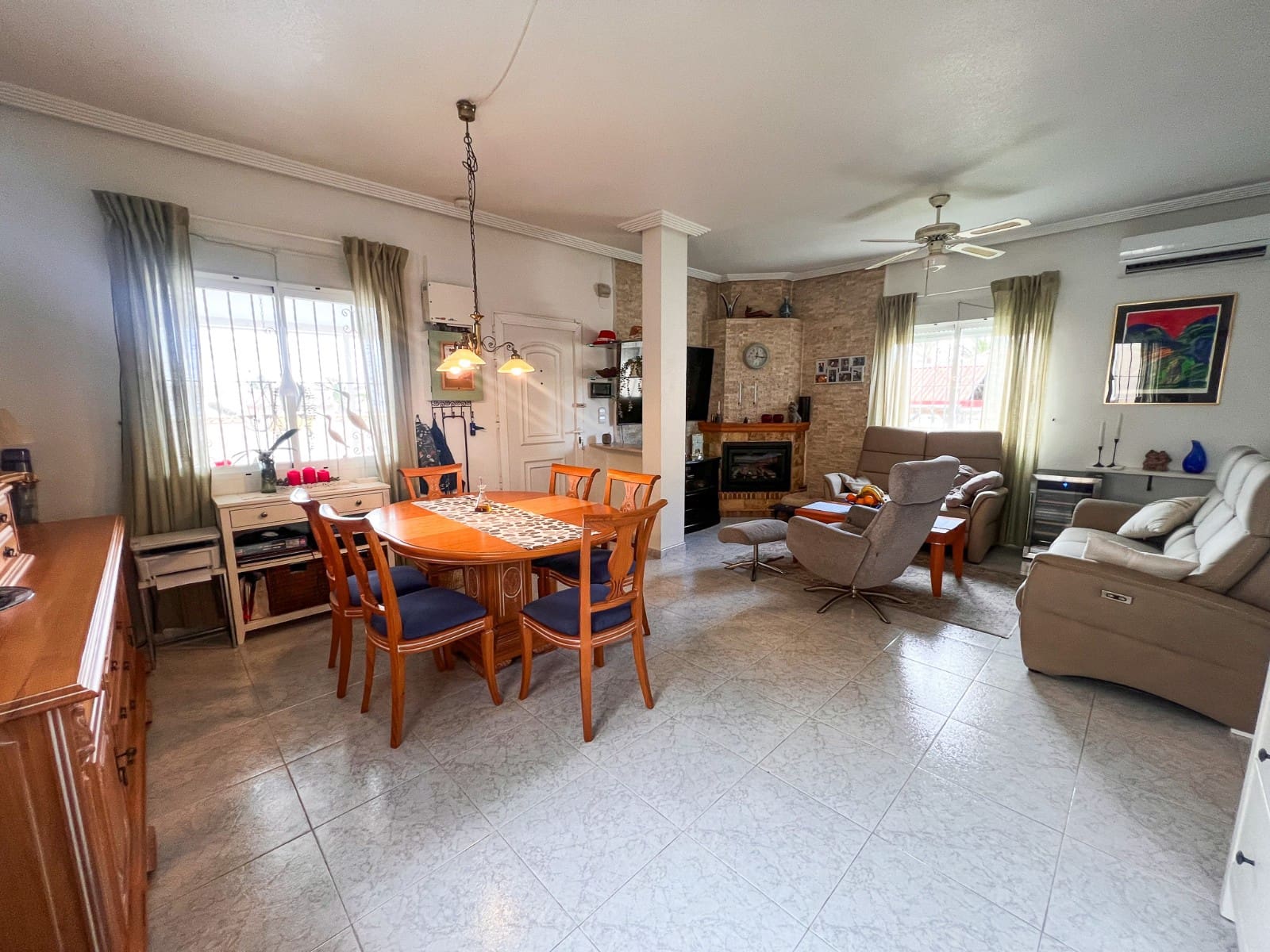 3 sypialnia Willa na sprzedaż w Torrevieja - 310 000 € (Ref: 9569973)