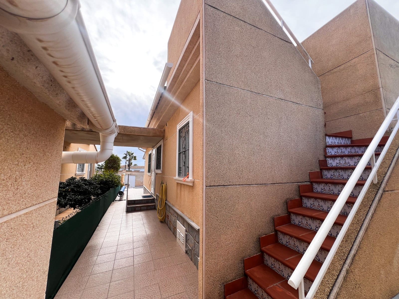 3 sypialnia Willa na sprzedaż w Torrevieja - 310 000 € (Ref: 9569973)