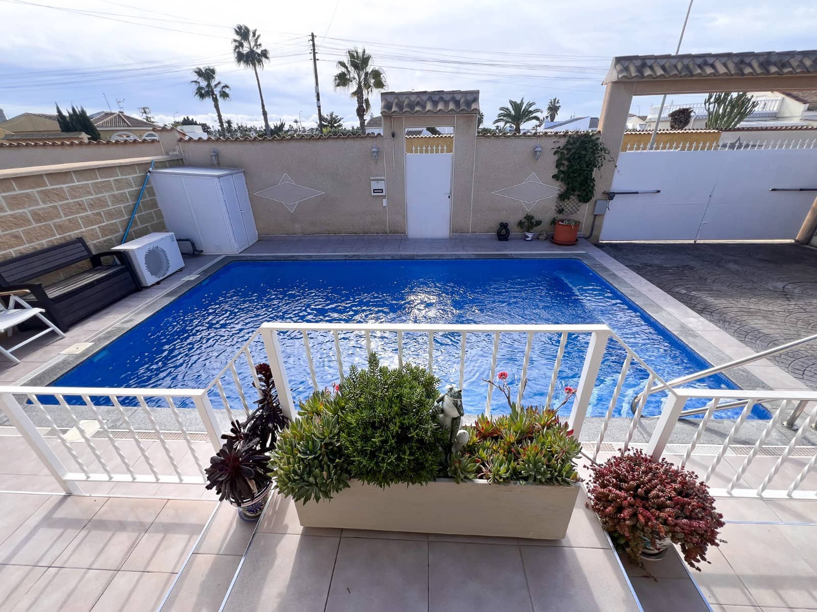 3 sypialnia Willa na sprzedaż w Torrevieja - 310 000 € (Ref: 9569973)