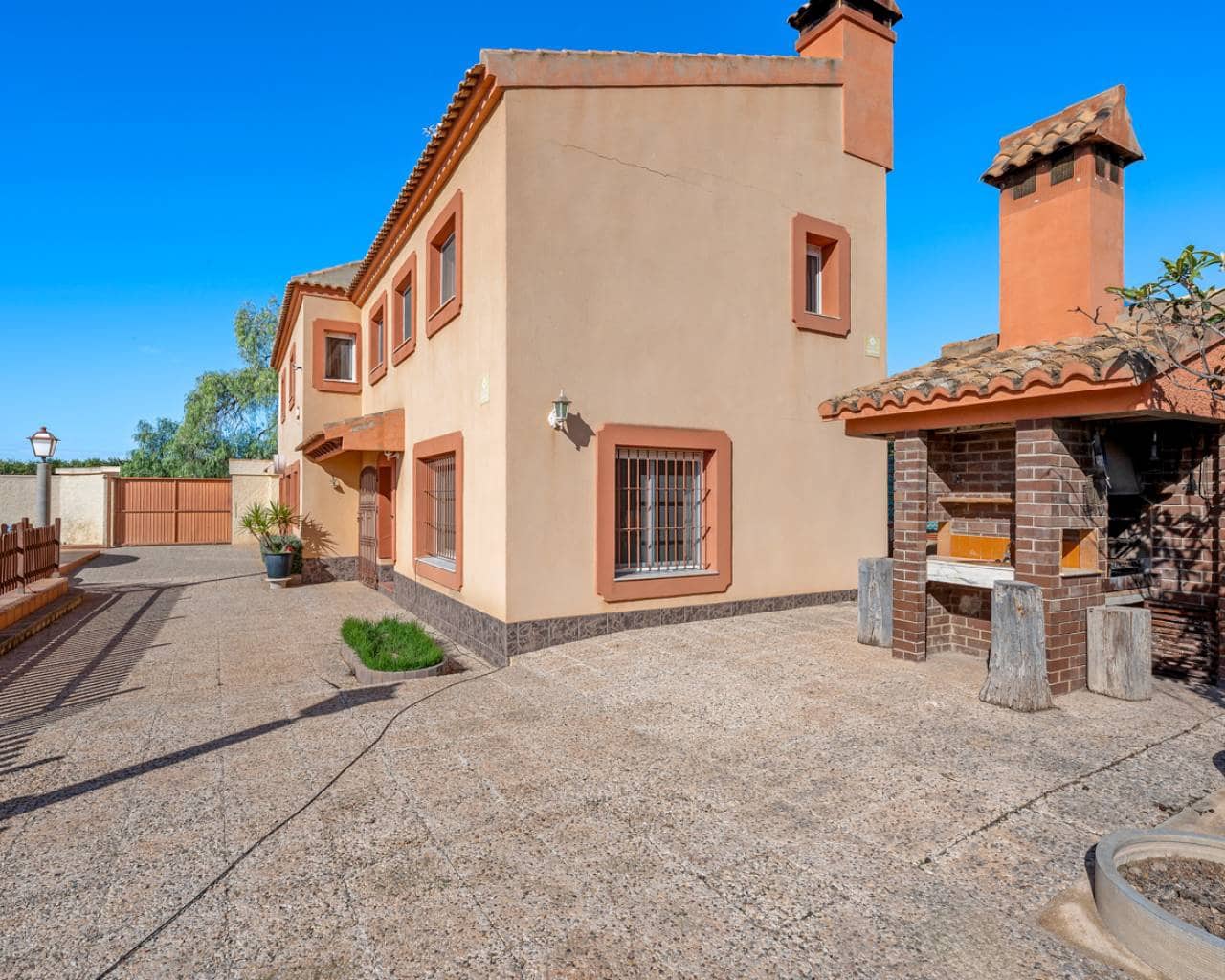 6 bedroom Finca/Country House for sale in Los Montesinos with pool - € 425,000 (Ref: 9598118)