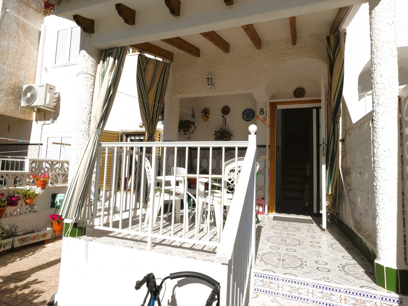 2 slaapkamer Bungalow te koop in Torrevieja met zwembad - € 139.000 (Ref: 9617077)