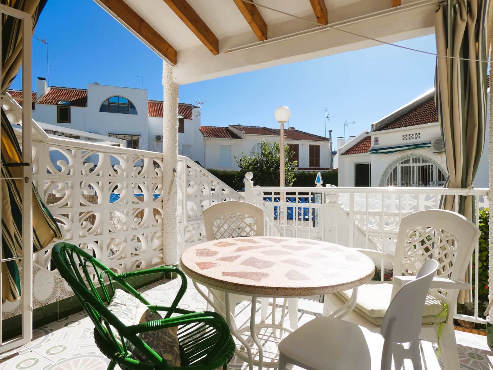 2 slaapkamer Bungalow te koop in Torrevieja met zwembad - € 139.000 (Ref: 9617077)