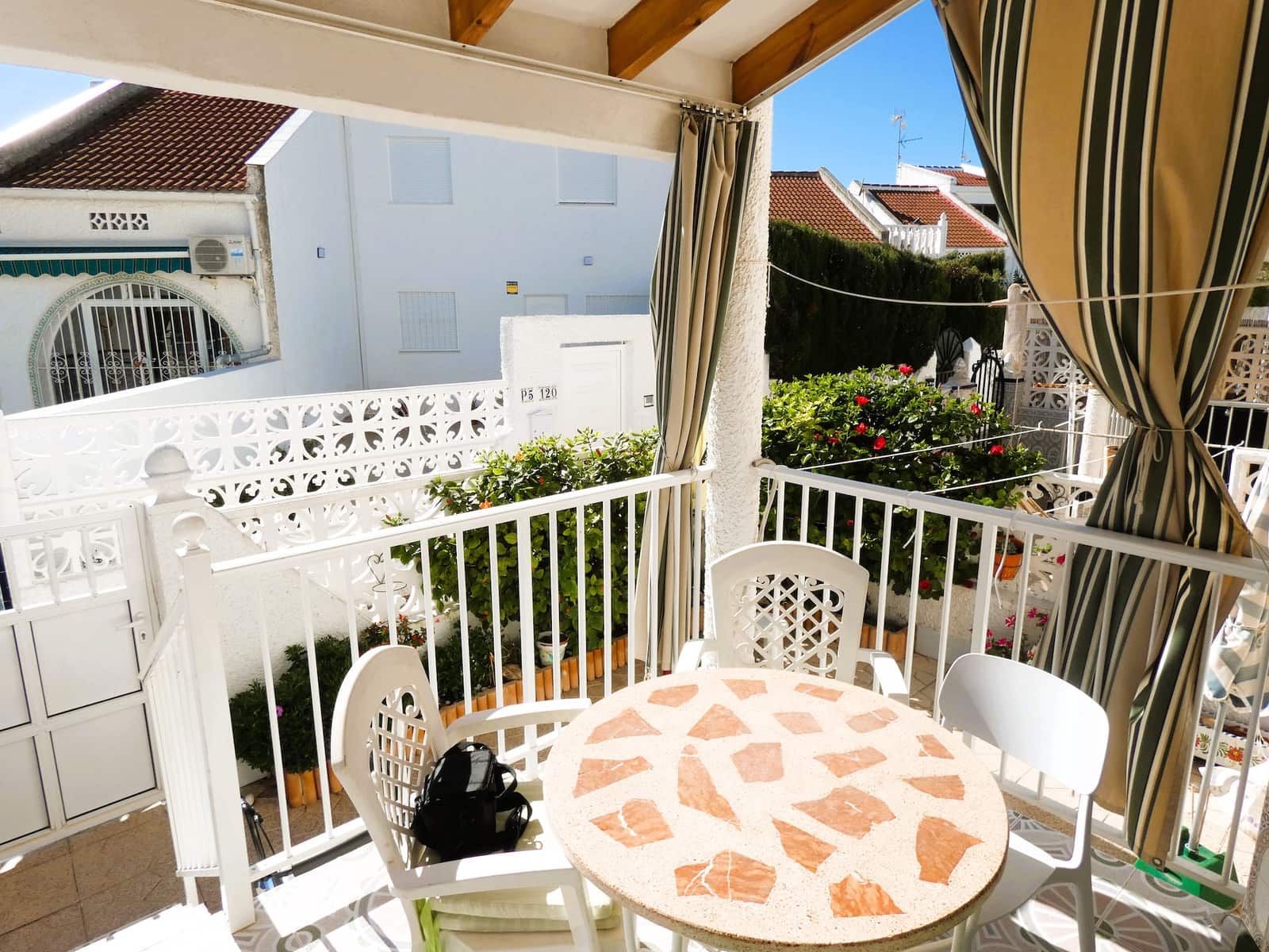 2 slaapkamer Bungalow te koop in Torrevieja met zwembad - € 139.000 (Ref: 9617077)