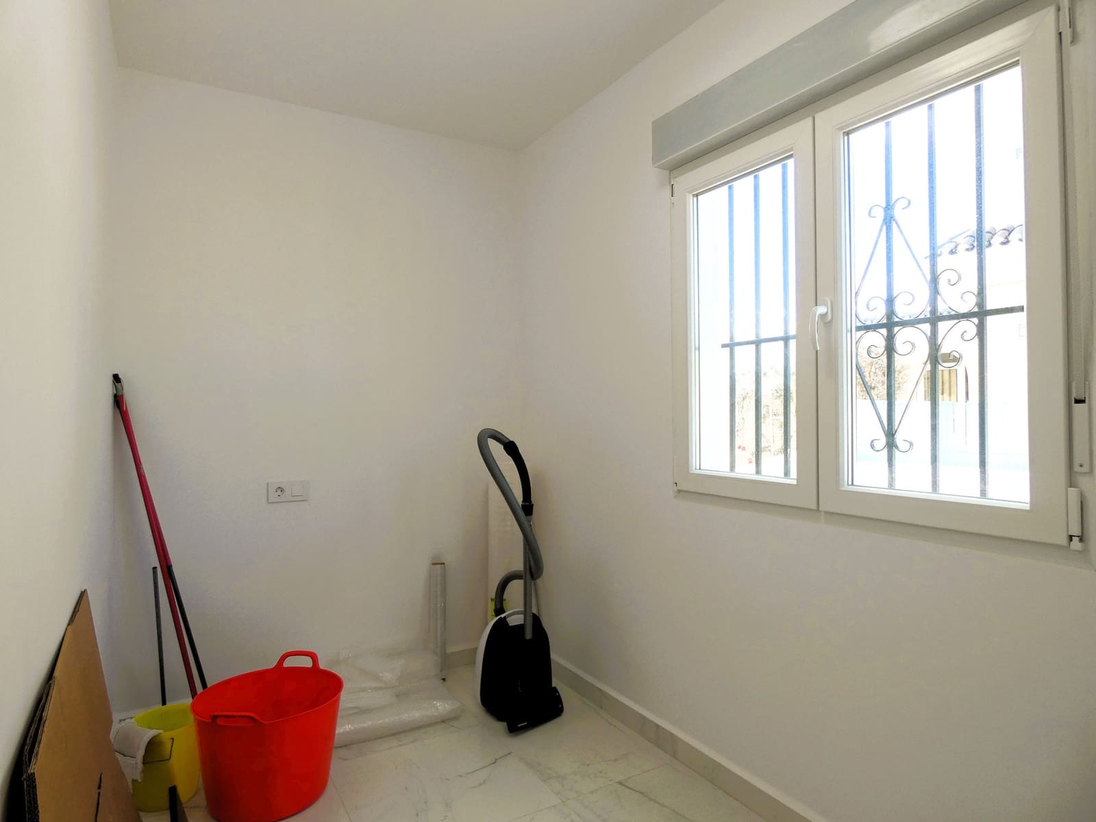 6 makuuhuone Huvila myytävänä paikassa Pinar de Campoverde mukana uima-altaan - 539 000 € (Ref: 9617079)