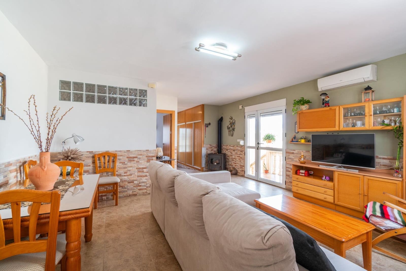 5 soveværelse Villa til salg i San Miguel de Salinas med swimmingpool - € 249.000 (Ref: 9617091)