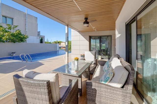 4 chambre Villa/Maison à vendre à Torrevieja - 1 275 000 € (Ref: 9626571)