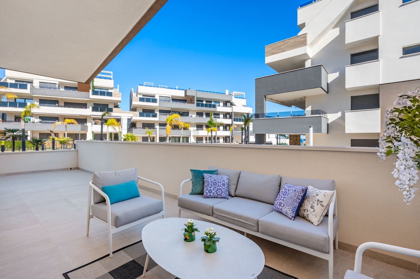 3 soveværelse Lejlighed til salg i Playa Flamenca med swimmingpool - € 589.900 (Ref: 9626576)