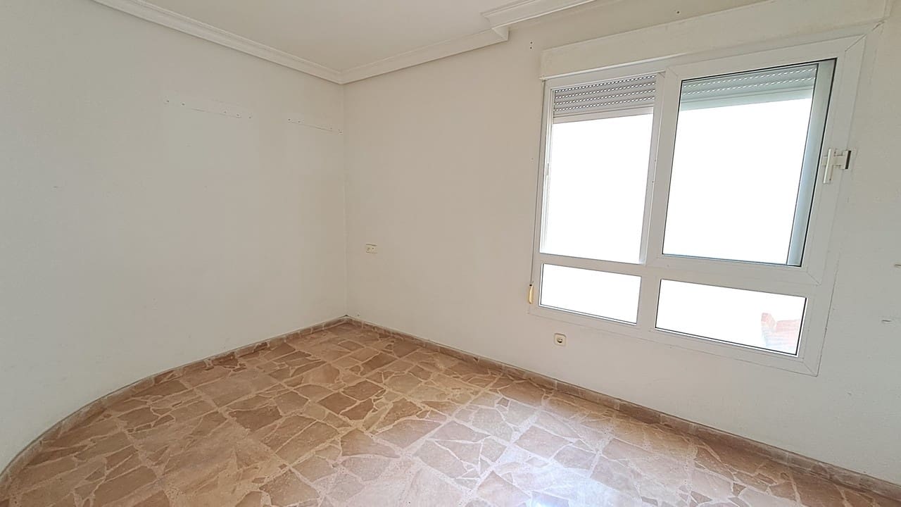 5 sovrum Lägenhet till salu i Torrevieja - 315 000 € (Ref: 9646011)