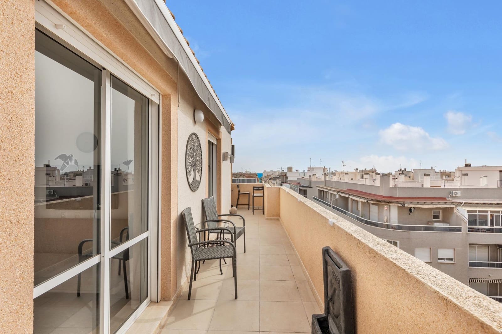 3 slaapkamer Penthouse te koop in Torrevieja met zwembad - € 189.000 (Ref: 9676294)