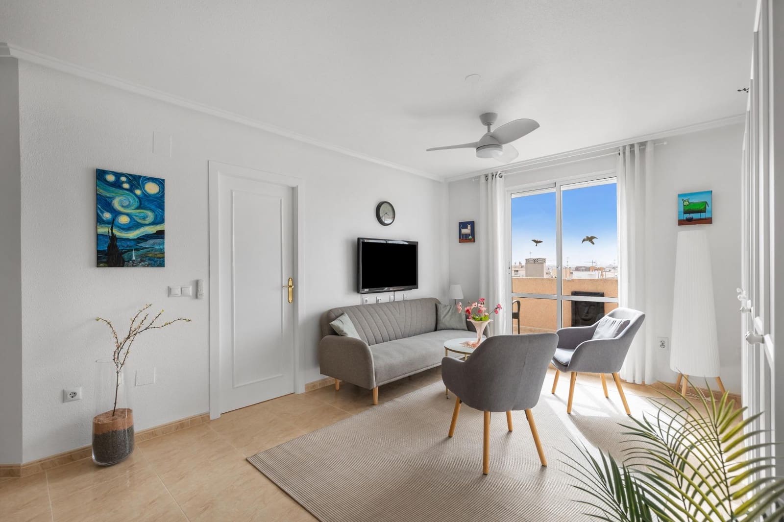 3 slaapkamer Penthouse te koop in Torrevieja met zwembad - € 189.000 (Ref: 9676294)