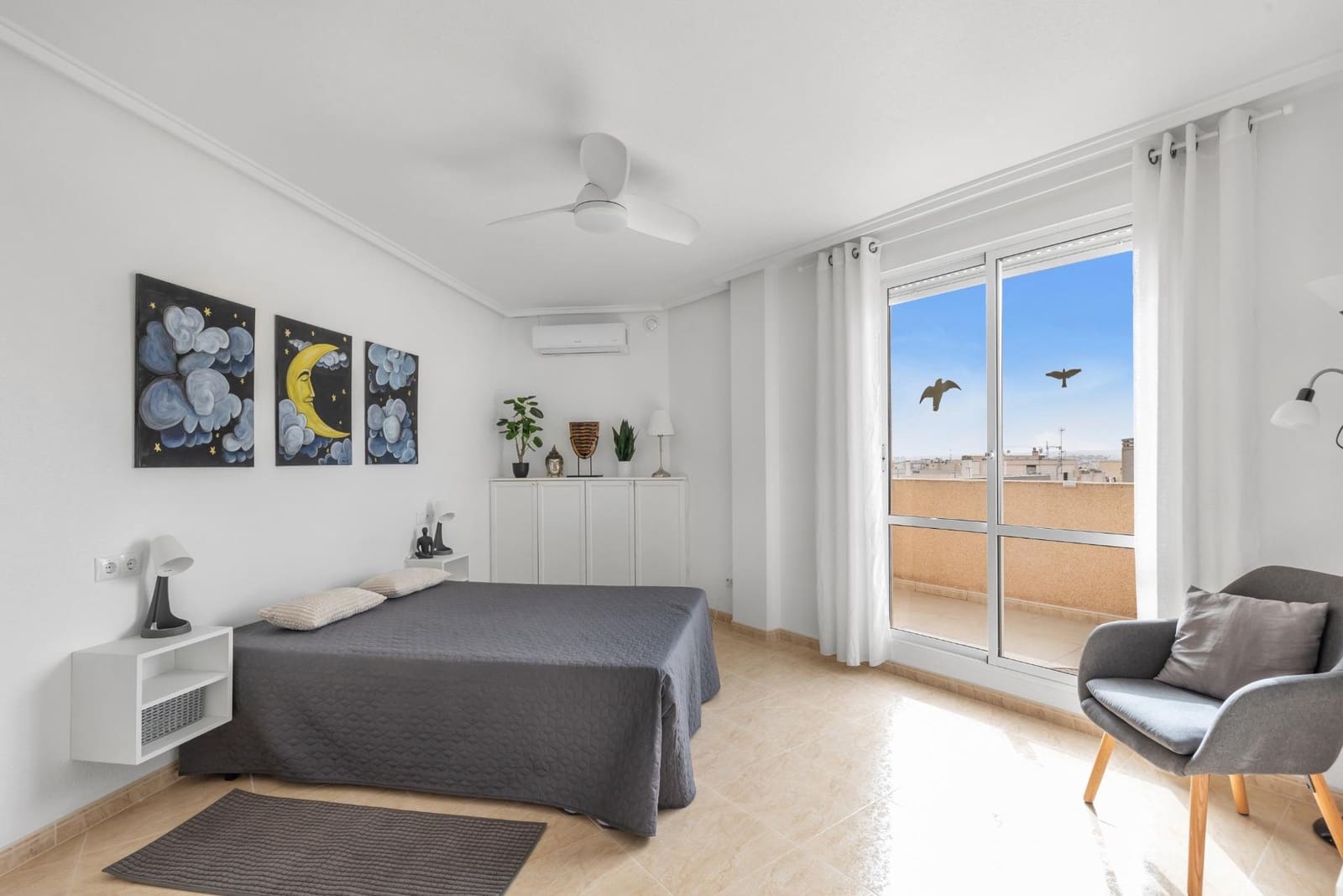 3 slaapkamer Penthouse te koop in Torrevieja met zwembad - € 189.000 (Ref: 9676294)