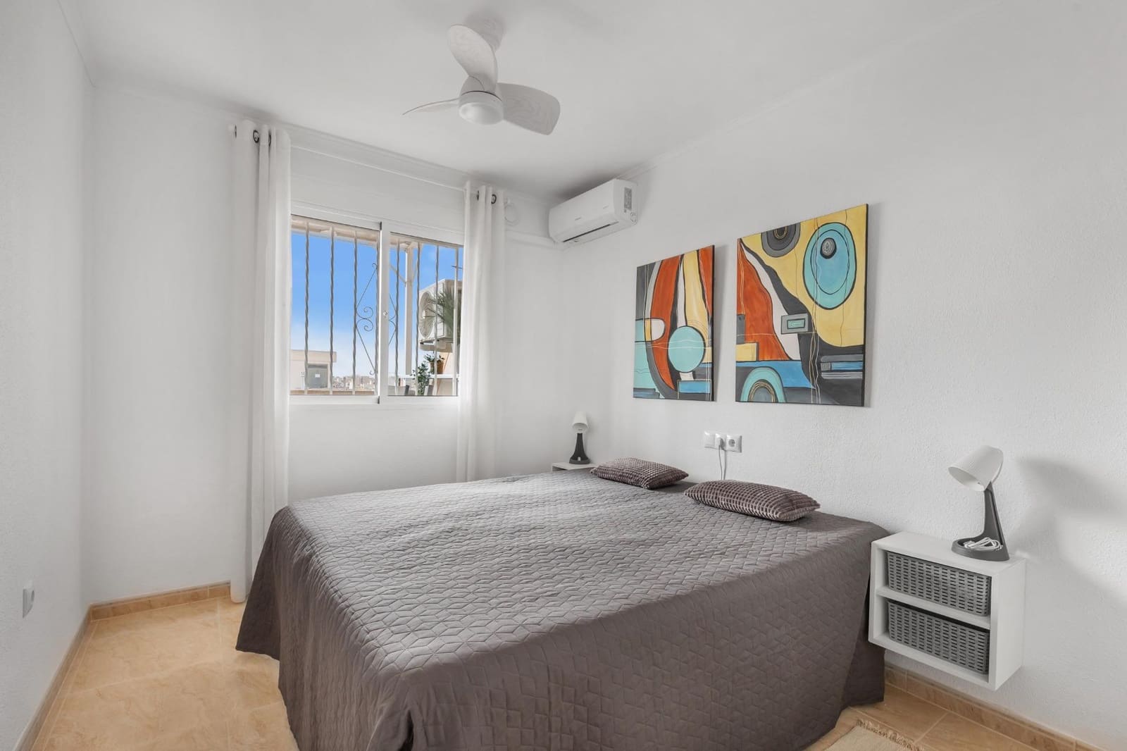 3 slaapkamer Penthouse te koop in Torrevieja met zwembad - € 189.000 (Ref: 9676294)